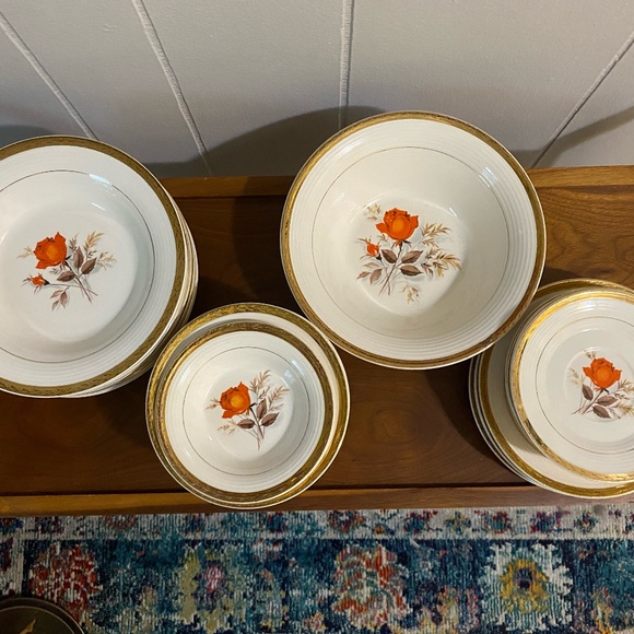 American Limoges Triumph Vermillion Rose Soup Bowls 22-K set of 9 - Picture 4 of 5